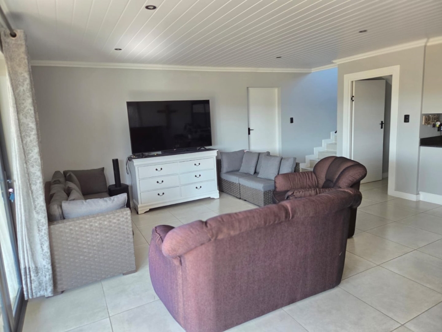 4 Bedroom Property for Sale in Hartenbos Heuwels Western Cape